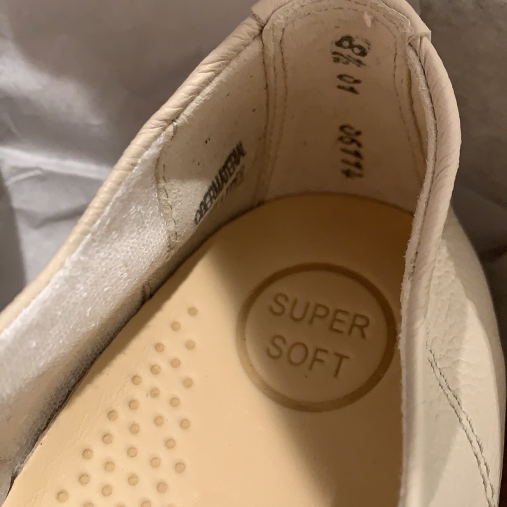 Women's Lace Up Sneakers. Beige Leather. Never worn - Picture 10 of 12